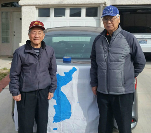 20180221 한동상선생왼쪽이 통일염원 대륙간횡단성원으로 동참하고 기념촬영.jpg