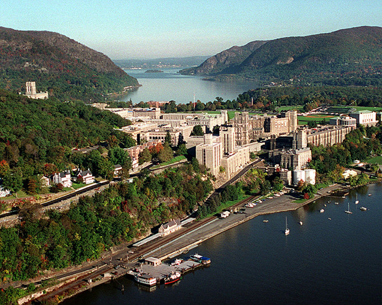 800px-USMA_Aerial_View_Looking_North.jpg