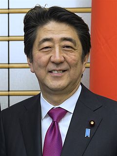 Shinzō_Abe_April_2015.jpg