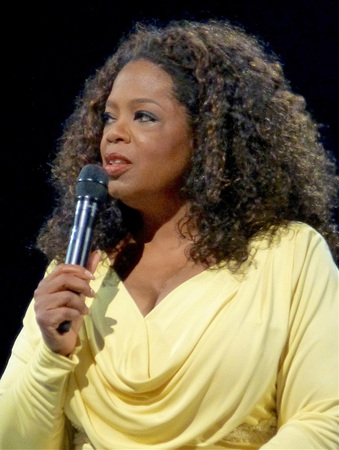 800px-Oprah_in_2014.jpg