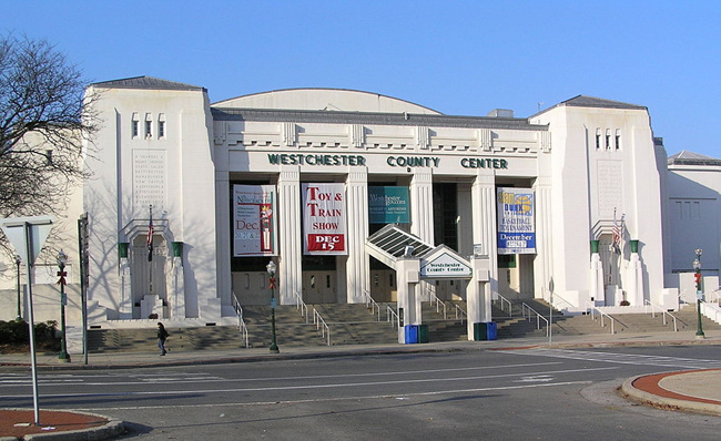 Westchester_Couny_Center_December_3,_2013.jpg