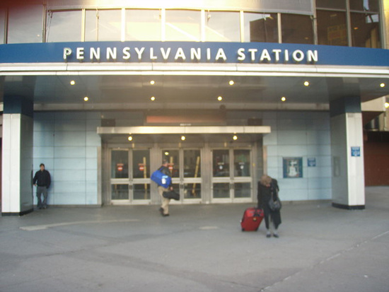 800px-Penn_Station_entrance.jpg