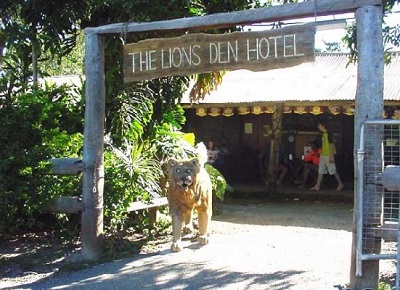 4 Lions Den Hotel 1.jpg