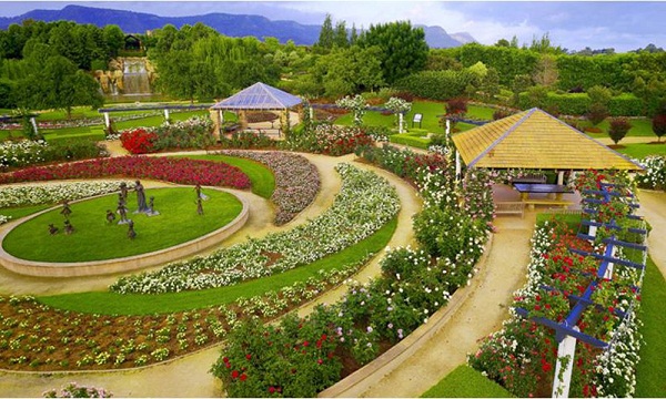 2 Hunter Valley Gardens 1.jpg