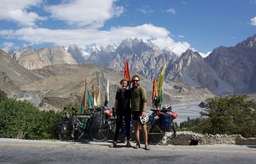 9 Karakorum Highway 3.jpg