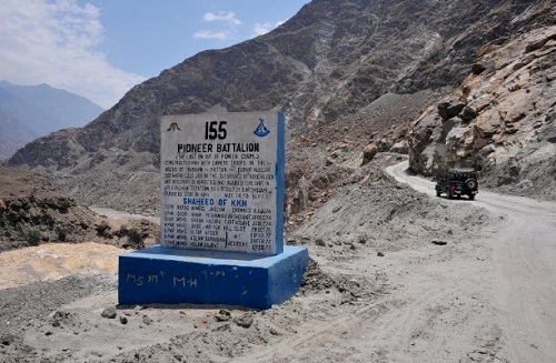 9 Karakorum Highway 2.jpg