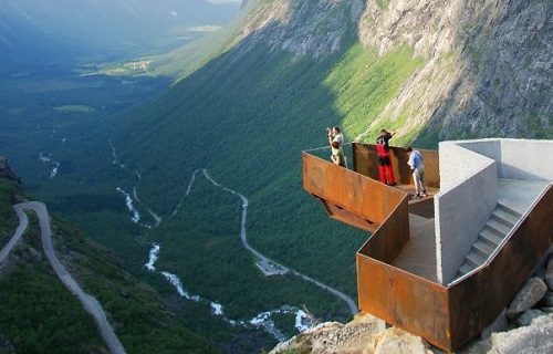 4 Trollstigen Mountain Road 2.jpg