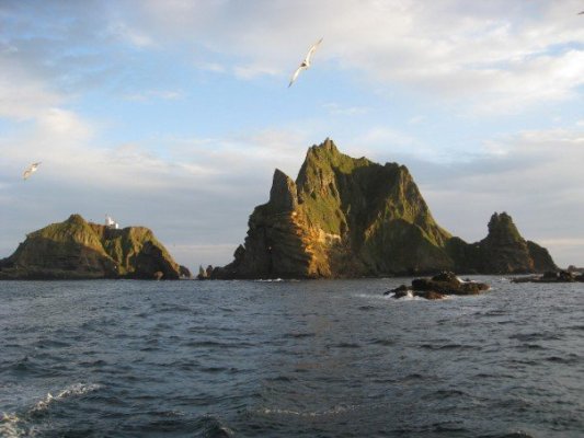 Dokdo_Photo.jpg