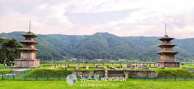 10삼각형 꼭지점에서 본 쌍탑.jpg