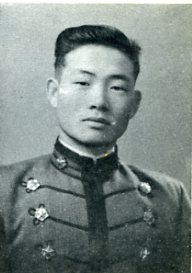 Chun_Doo-hwan,_1951.jpg