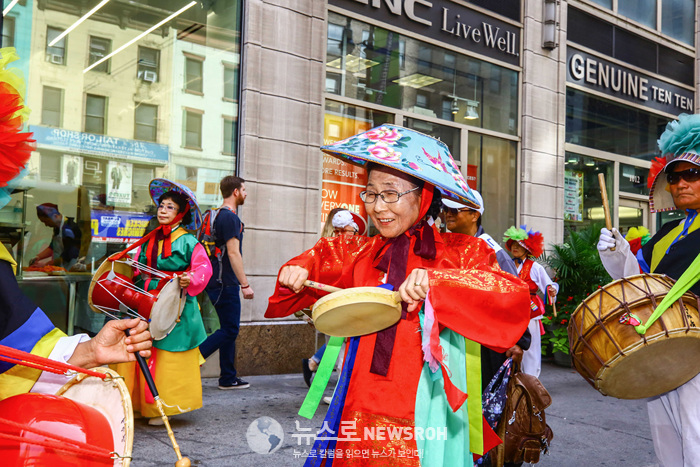 Korean Parade 2017_SNS_004.jpg