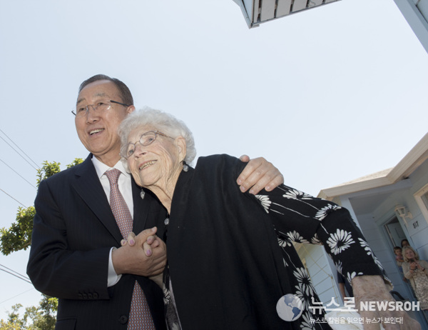 Secretary-General Visits His American Mom.jpg