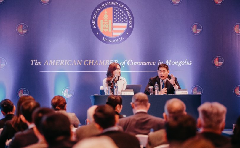 AmCham Mongolia은 정부에 사업환경 개선을 위한 제안서를 제출.jpg