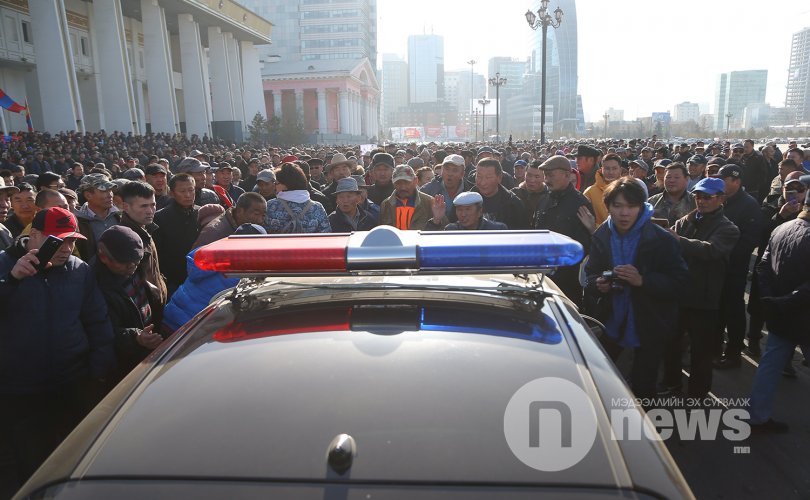 국정원에서 Undesnii front 시위대에 경고장을 발부.jpg