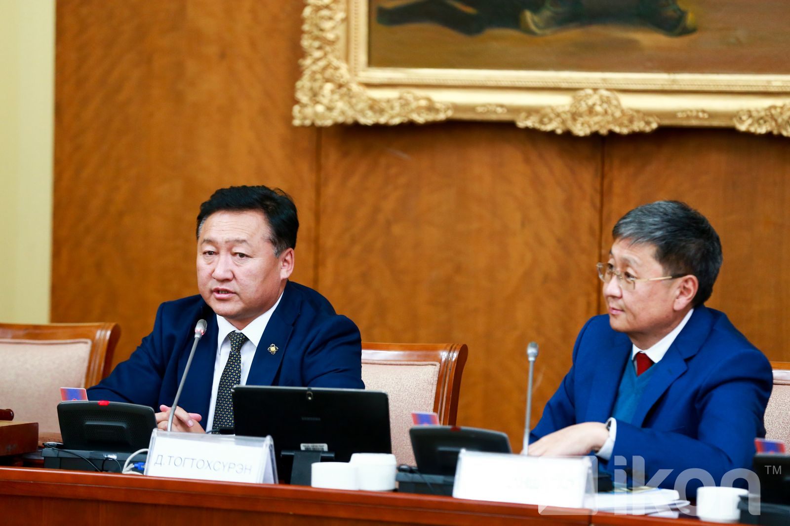 몽골인민당 위원회는 대통령의 거부권을 받아들이기를 거부하여.jpg
