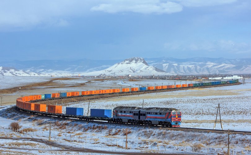 몽골을 거치는 기차 운송량 급증.jpg