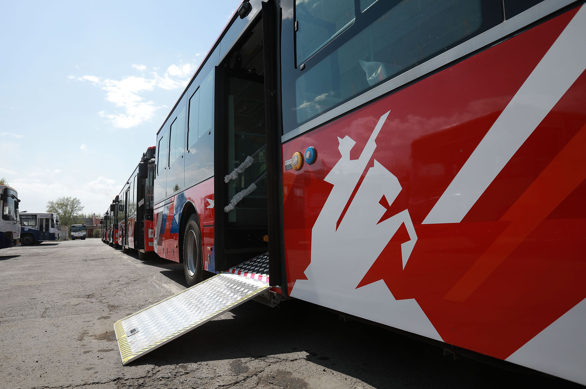 32대의 새로운 버스, 대중 교통에 추가 투입.jpg