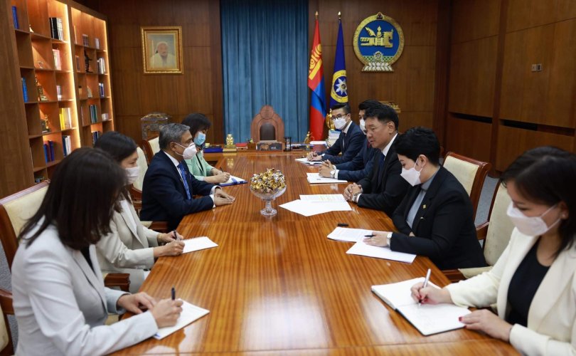 몽골 대통령은 타판 미슈라 유엔 주재 조정관을 접견.jpg