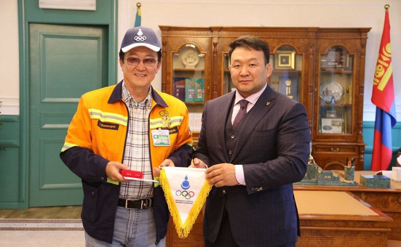몽골 국가올림픽위원회(NOC) 위원장은 에르데넷과 볼강을 첫 방문하여.jpg