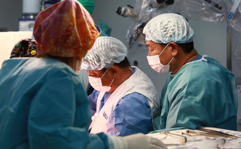 국립 제1병원, 100번째 간이식 수술을 성공하여.jpg