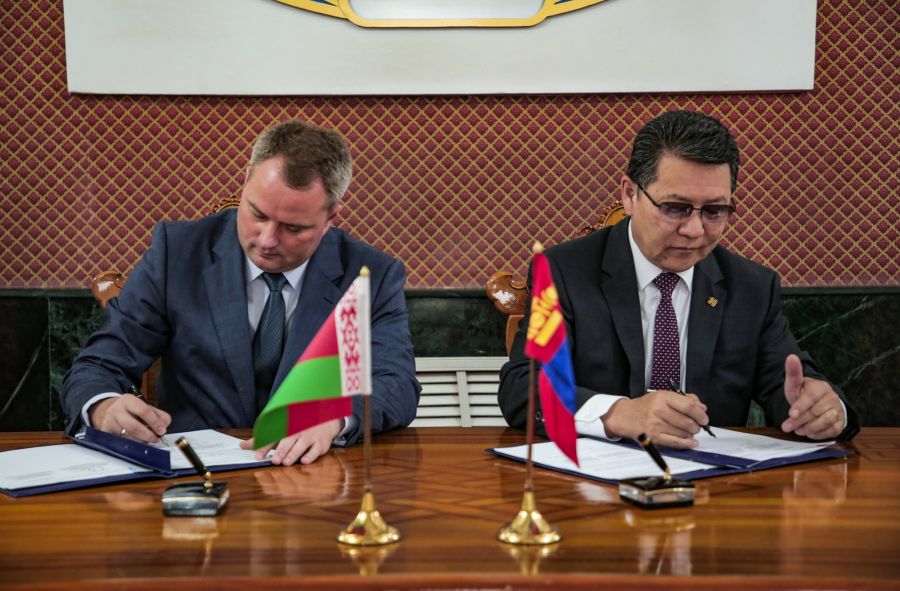 몽골과 벨라루스 정부간 협약서에 서명.jpeg