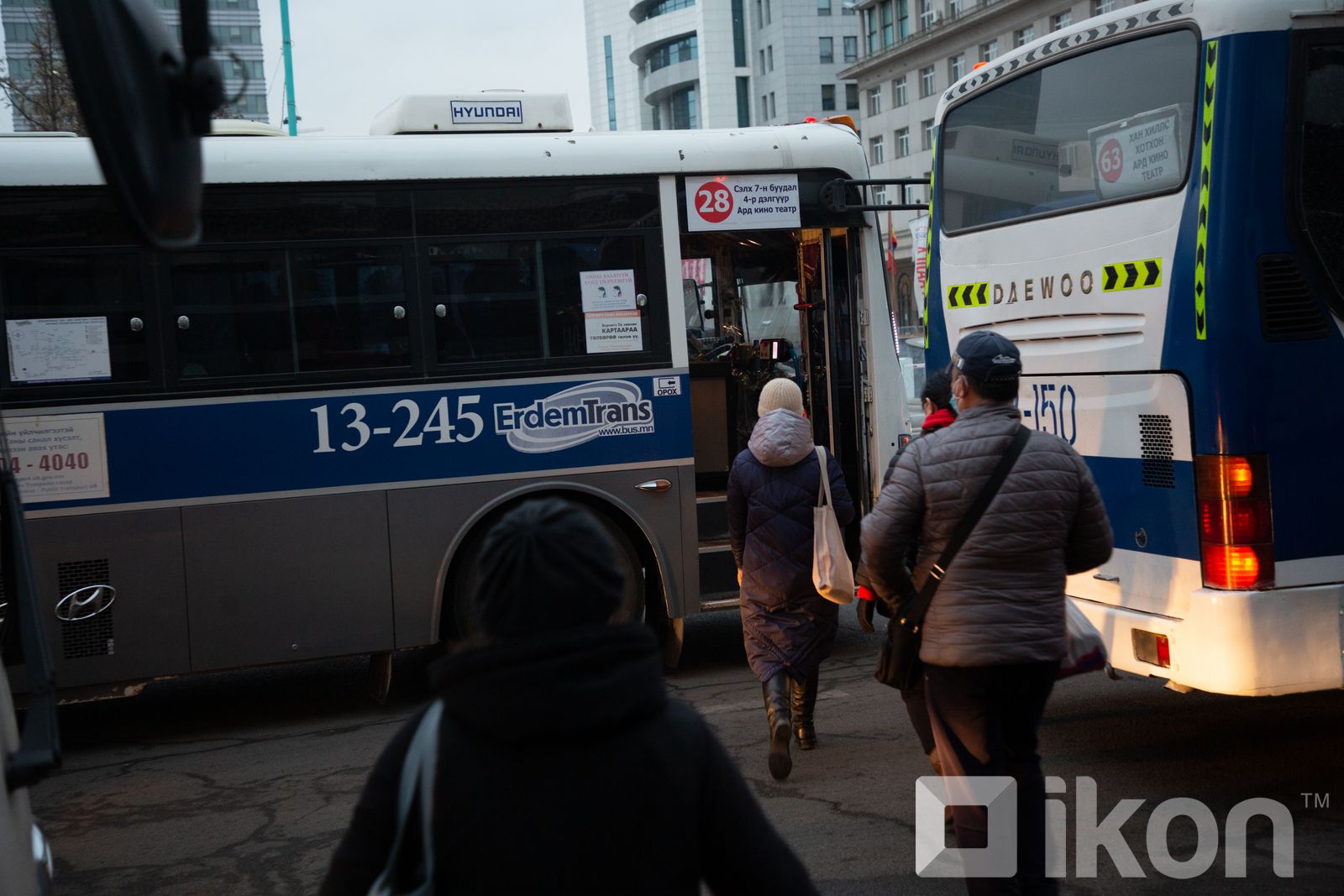 1367억 투그릭은 내년에 무료 대중 교통을 위해 예산으로 편성.jpg