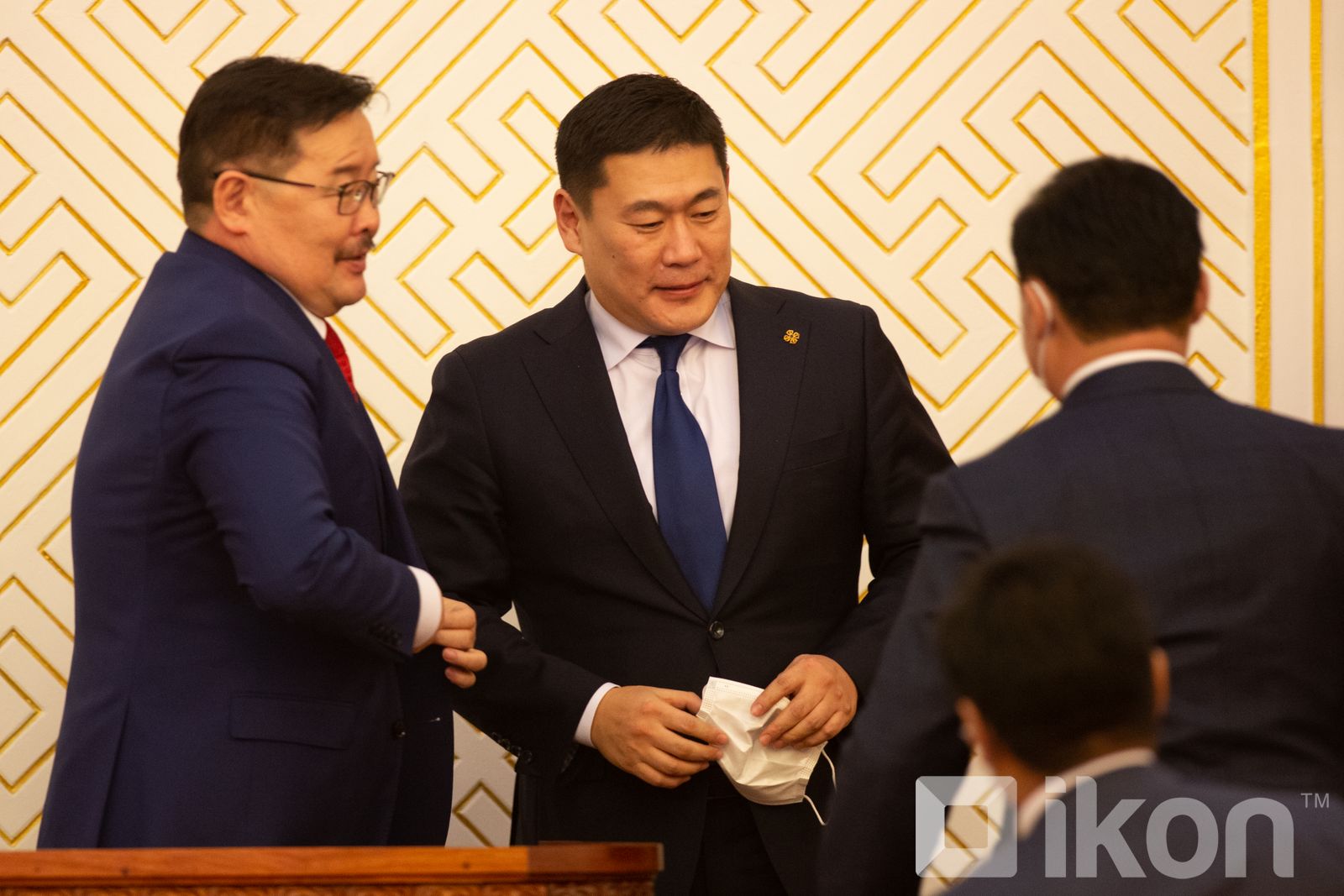 L.Oyun-Erdene 총리는 국가안전보장회의 A.Gansukh 사무총장을 정직시킬 것을 제안.jpg