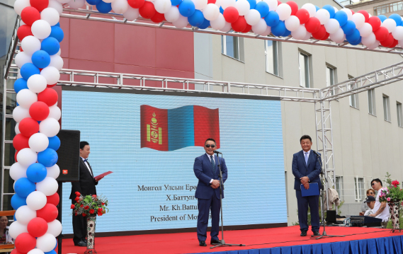 Kh.Battulga 몽골 대통령 국립검진 센터 개소식에 참석.jpg