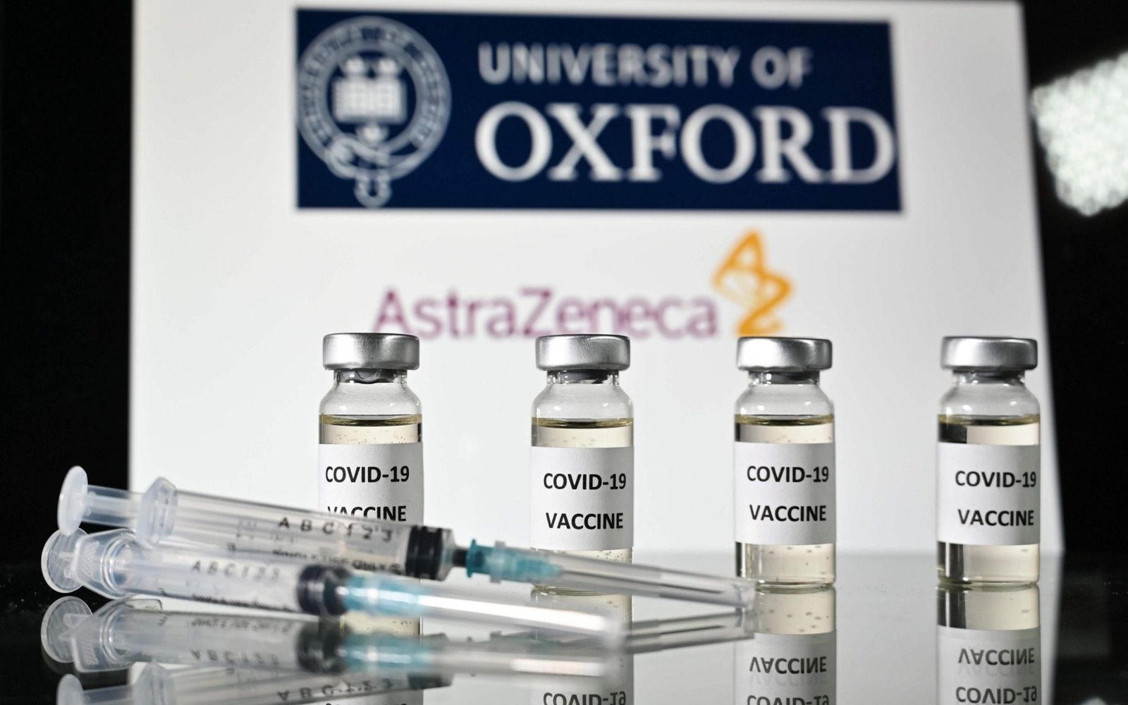 세계보건기구는 2월에 인도에서 제조된 아스트라제네카의 백신을 승인하기 위해 노력하고 있어.jpg