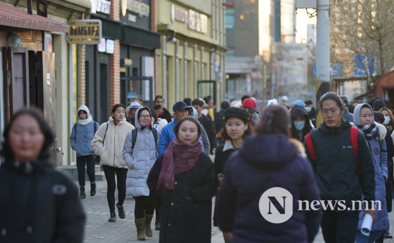 몽골인들은 유행병이 세계를 위협하고 있는 동안 그들의 가면을 잊어버려.jpg