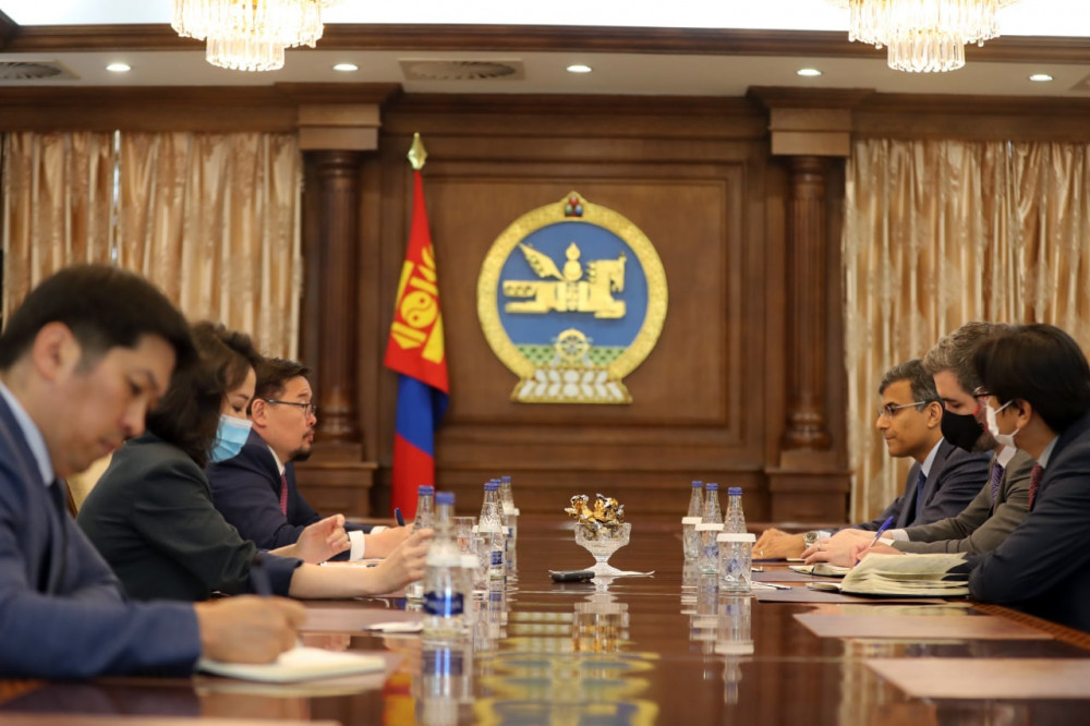 아시아개발은행은 몽골에 1억 달러의 예산을 지원.jpg