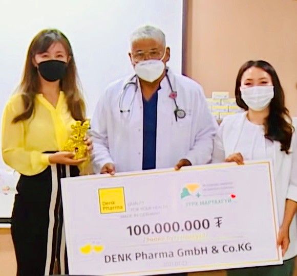 Denkpharm은 1억 MNT 가치의 약을 '마음을 잊지 마세요' 프로젝트에 기부하여.jpg