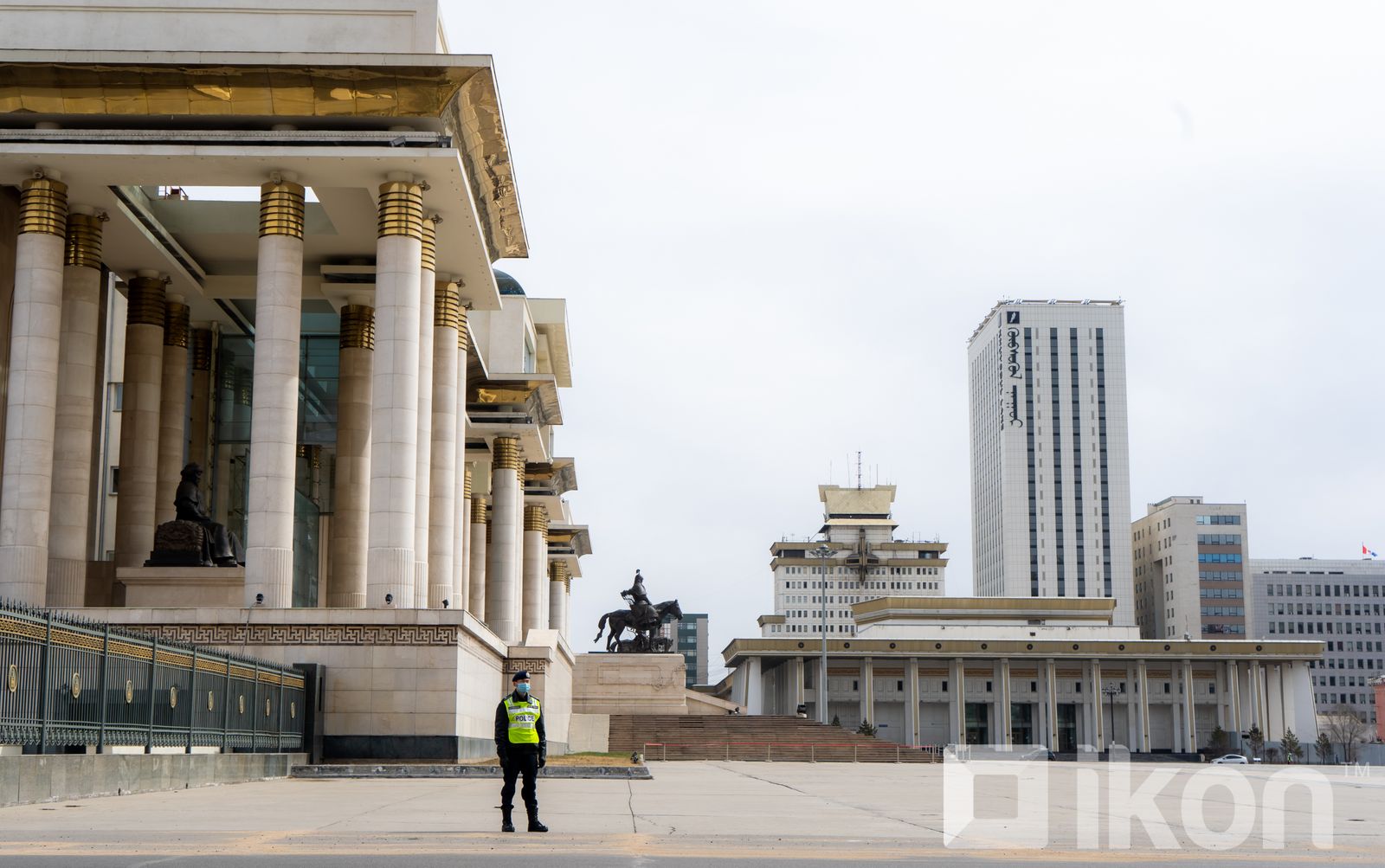 D.Sukhbaatar 광장에서 교통이 제한되고 경찰 보호가 제공되어.jpg