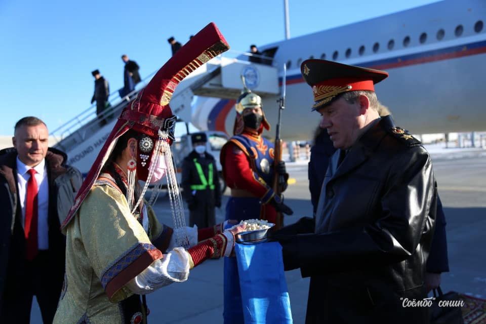 V.V.Gerasimov 러시아군 참모총장 겸 육군 총사령관이 몽골을 방문하여.jpg