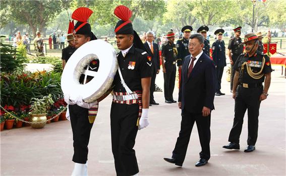 인도 국회에 몽골-인도 우호관계를 위한 단체 건립.jpg
