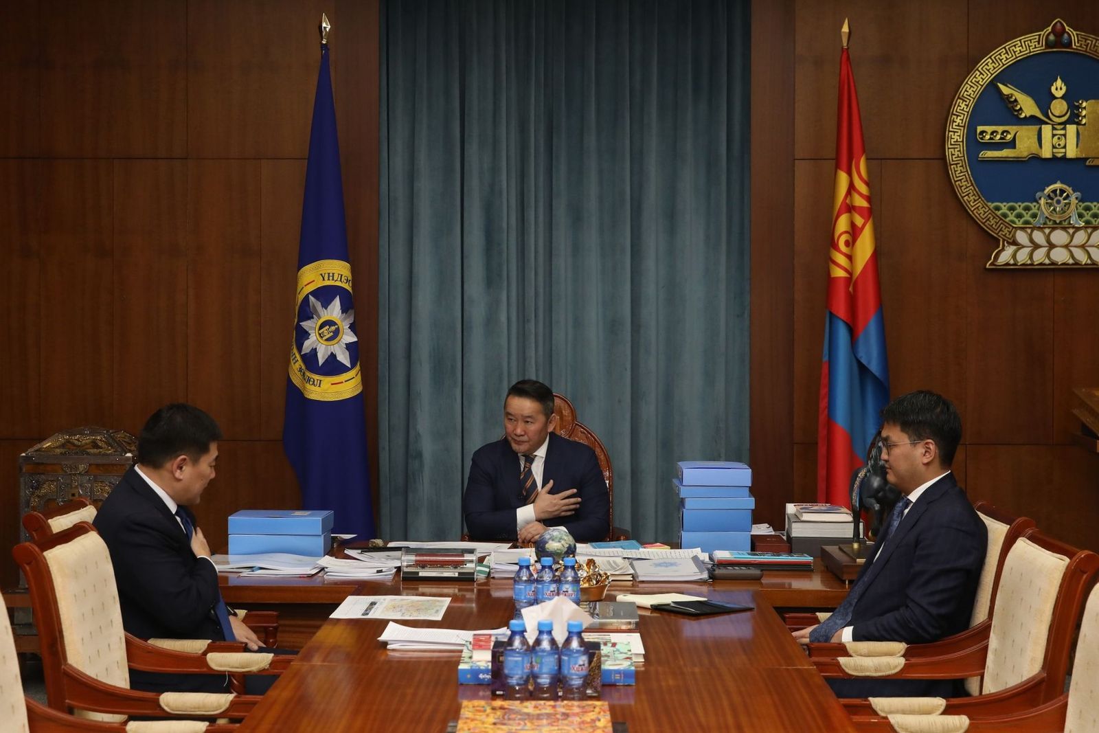 Kh.Battulga 대통령, 몽골 정부가 튼튼하고 국민이 건강할 수 있도록 함께 노력해야.jpg