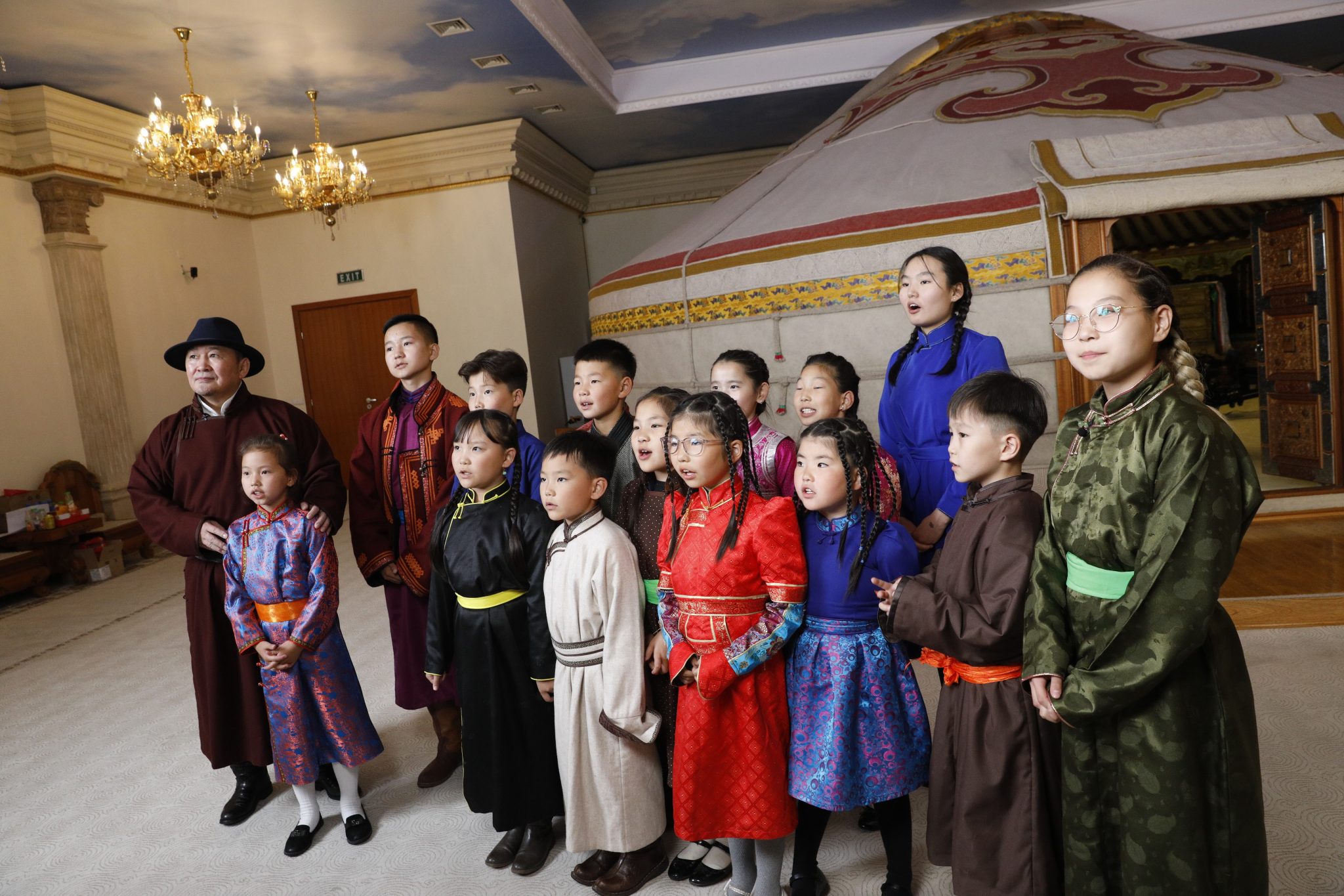 새학년을 축하하는 몽골 대통령의 인사말.jpg