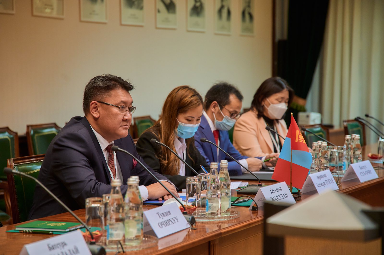 몽골 재무부 B.Javkhlan 장관은 러시아 연방 A.G.Siluanov 재무부 장관을 만나.jpg