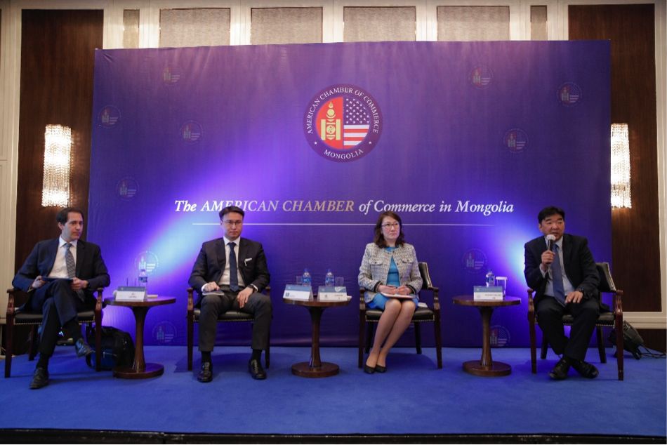 AmCham 몽골, '신 부흥 정책'의 자금 조달 및 구현을 논의하기 위해 정기 회의를 개최.jpg