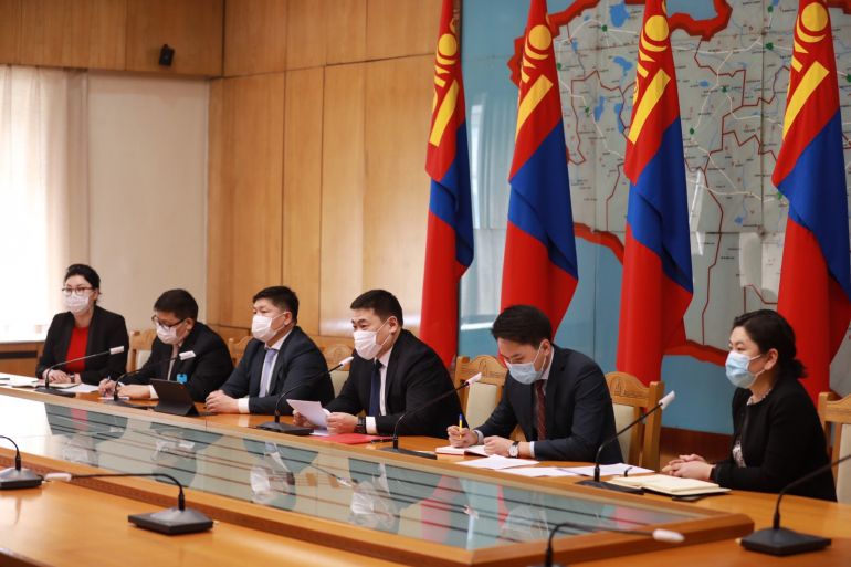 L.Oyun-Erdene 총리, Oyu Tolgoi 프로젝트를 몽골에서 효과적으로 수행하기 위한 협상이 진행되어야.jpg