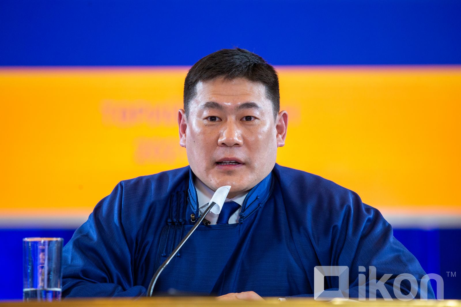 L.Oyun-Erdene 총리, 대유행의 영향이 사라지지 않으면 연말까지 전기·난방·수도·쓰레기 요금을 인하하고 아동수당을 지급할 것.jpg