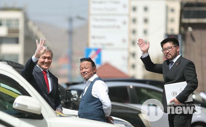 몽골 인민혁명당은 몽골인민당에 대해 '권한'을 가질 수 있어.jpg