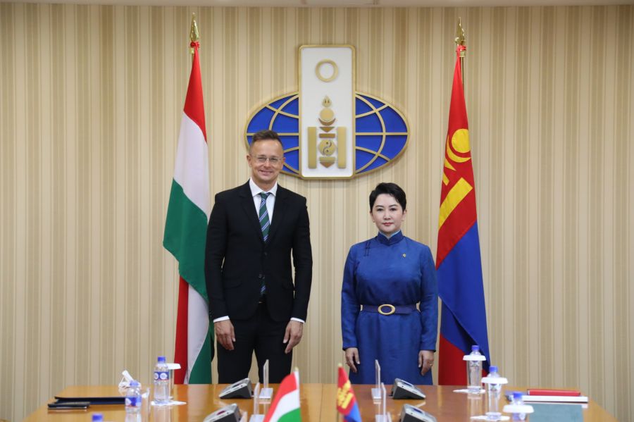 헝가리 외교부 장관, 몽골을 실무 방문하여.jpeg